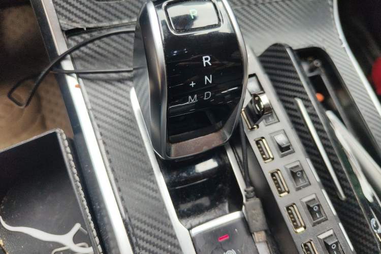 Used Chery Tiggo 8 2019 1.6 TGDI Automatic Luxury Model Gear Lever