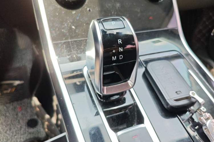 Used Chery Tiggo 8 2019 1.6 TGDI Automatic Elite Model Gear Lever