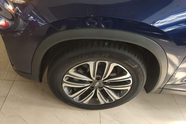 Used Chery Tiggo 8 2019 1.6 TGDI Automatic Elite Model Left Front Wheel Hub