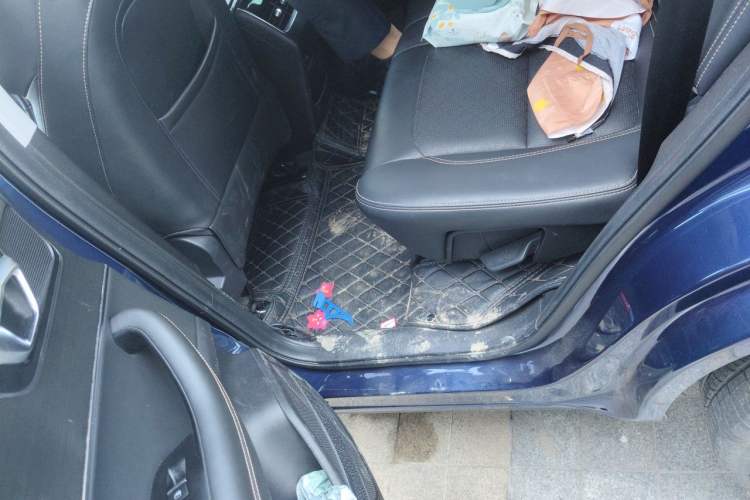 Used Chery Tiggo 8 2019 1.5 TCI Automatic Elite Model Left Rear Seat