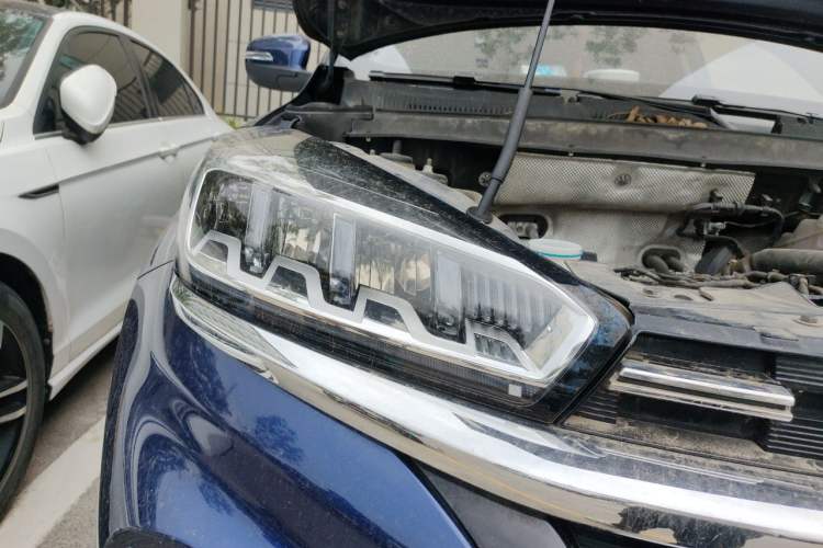Used Chery Tiggo 8 2019 1.5 TCI Automatic Elite Model Right Front Headlight