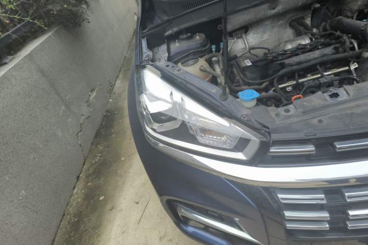 Used Chery Tiggo 8 2019 1.5 TCI Manual Fashion Edition Right Front Headlight