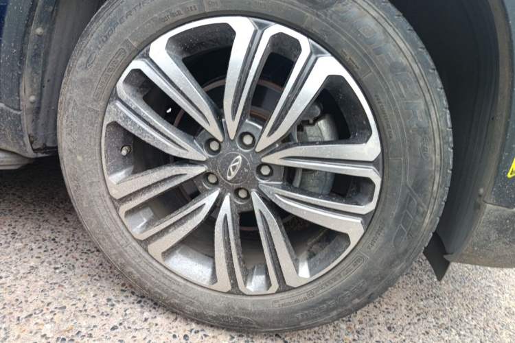 Used Chery Tiggo 8 2019 1.6 TGDI Automatic Luxury Model Right Front Wheel Hub