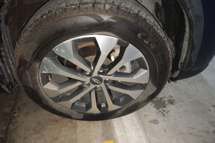 Used Chery Tiggo 8 2019 1.5 TCI Automatic Elite Model Right Front Wheel Hub