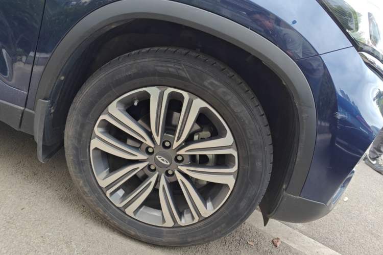Used Chery Tiggo 8 2019 1.6 TGDI Automatic Elite Model Right Front Wheel Hub