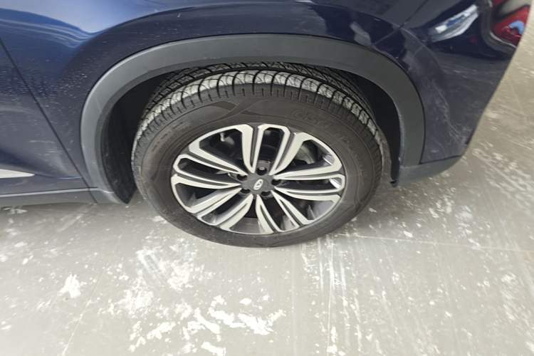 Used Chery Tiggo 8 2019 1.6 TGDI Automatic Elite Model Right Front Wheel Hub