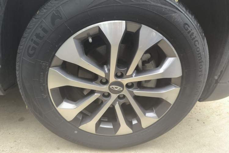 Used Chery Tiggo 8 2019 1.5 TCI Manual Fashion Edition Right Front Wheel Hub