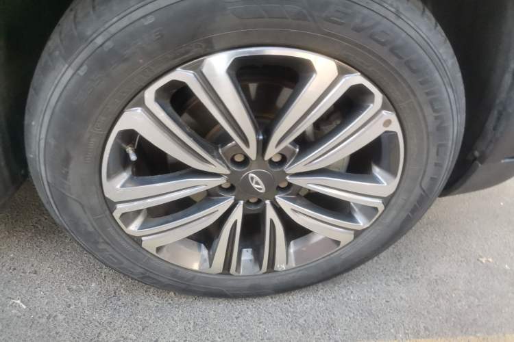Used Chery Tiggo 8 2019 1.6 TGDI Automatic Elite Model Right Front Wheel Hub