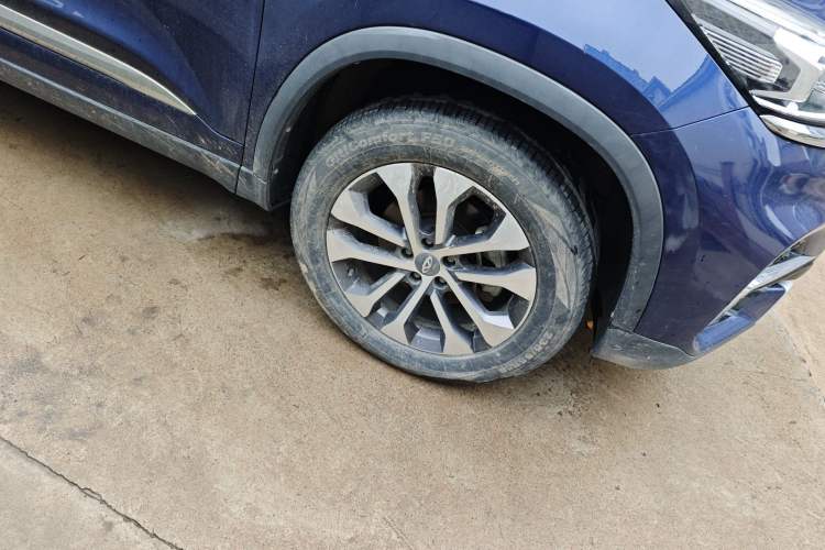 Used Chery Tiggo 8 2019 1.5 TCI Manual Fashion Edition Right Front Wheel Hub