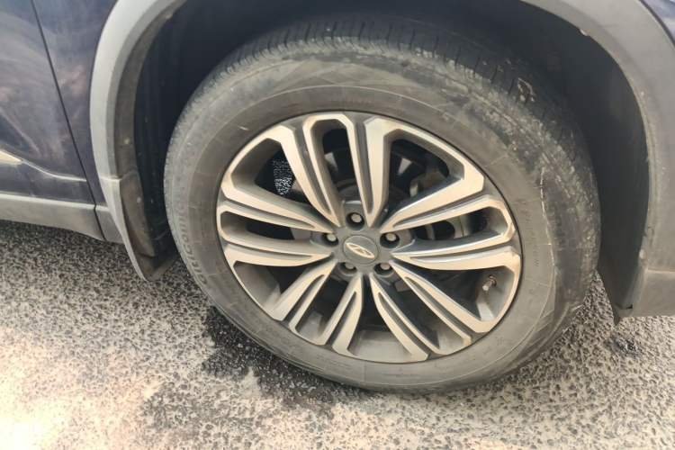 Used Chery Tiggo 8 2019 1.6 TGDI Automatic Luxury Model Right Front Wheel Hub