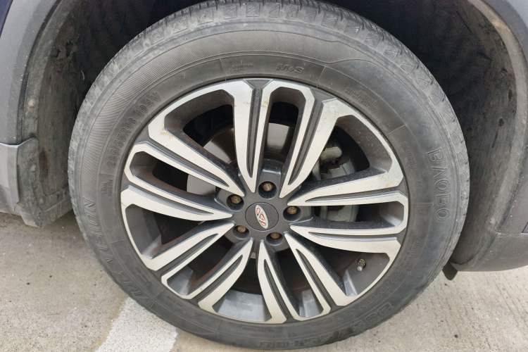 Used Chery Tiggo 8 2019 1.6 TGDI Automatic Luxury Model Right Front Wheel Hub