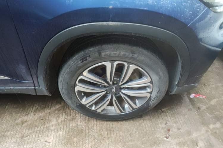Used Chery Tiggo 8 2019 1.6 TGDI Automatic Elite Model Right Front Wheel Hub