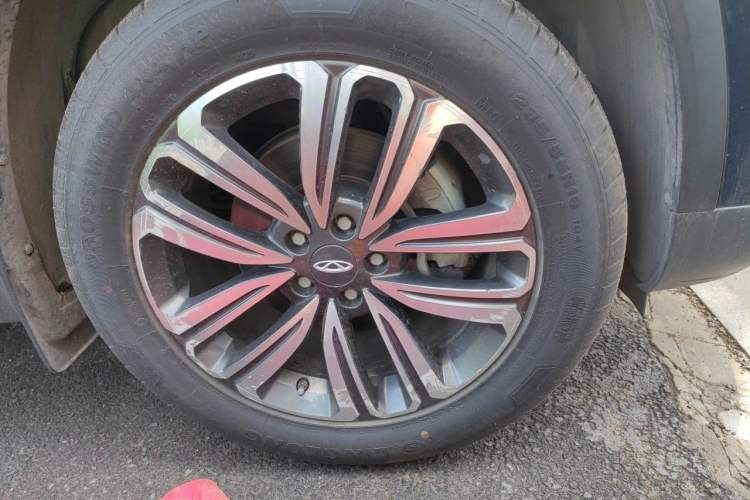 Used Chery Tiggo 8 2019 1.6 TGDI Automatic Elite Model Right Front Wheel Hub