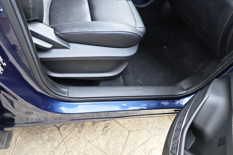 Used Chery Tiggo 8 2019 1.6 TGDI Automatic Elite Model Right Side Sill