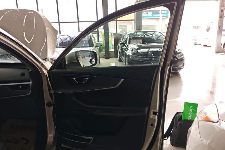 Used Chery Tiggo 8 2019 1.6 TGDI Automatic Luxury Model Interior 5