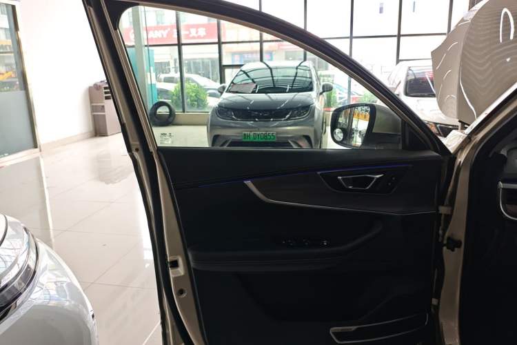 Used Chery Tiggo 8 2019 1.6 TGDI Automatic Luxury Model Interior 7