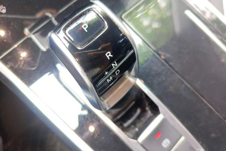 Used Chery Tiggo 8 2019 1.6 TGDI Automatic Luxury Model Gear Lever