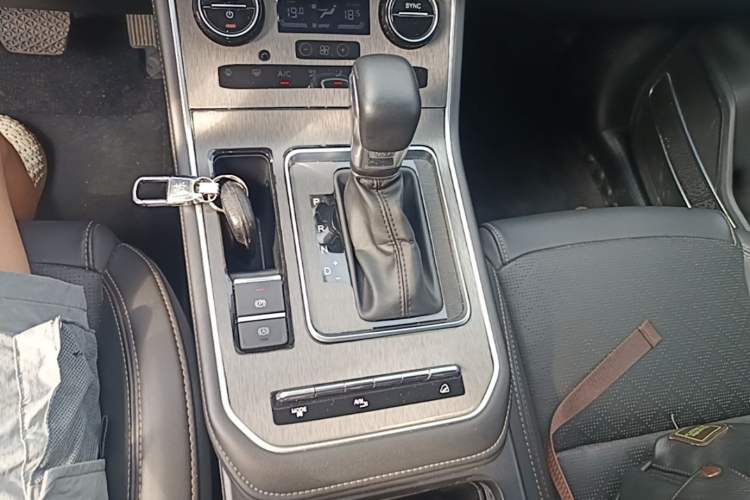 Used Chery Tiggo 8 2019 1.5 TCI Automatic Elite Model Gear Lever