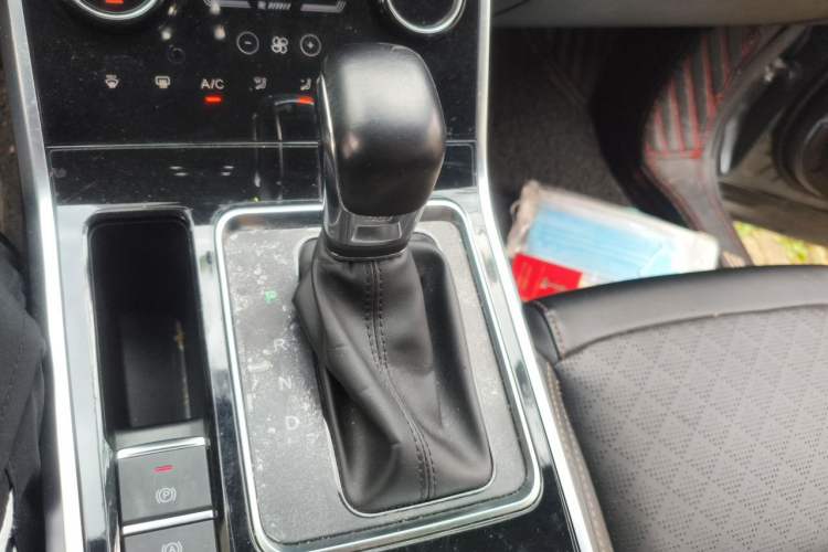 Used Chery Tiggo 8 2019 1.5 TCI Automatic Elite Model Gear Lever
