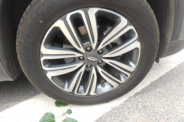 Used Chery Tiggo 8 2019 1.6 TGDI Automatic Elite Model Right Front Wheel Hub