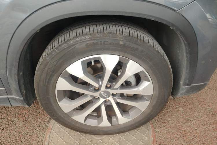 Used Chery Tiggo 8 2019 1.5 TCI Automatic Elite Model Right Front Wheel Hub