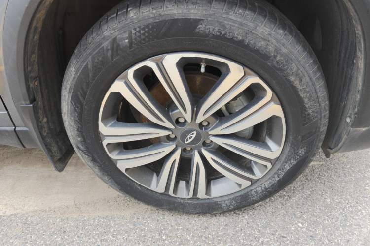 Used Chery Tiggo 8 2019 1.6 TGDI Automatic Elite Model Right Front Wheel Hub