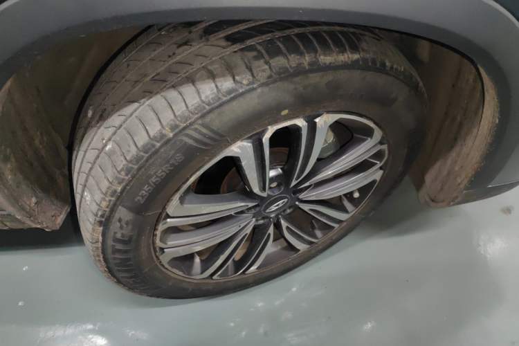 Used Chery Tiggo 8 2019 1.6 TGDI Automatic Elite Model Right Front Wheel Hub