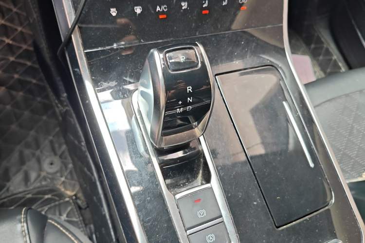 Used Chery Tiggo 8 2019 1.6 TGDI Automatic Elite Model Gear Lever