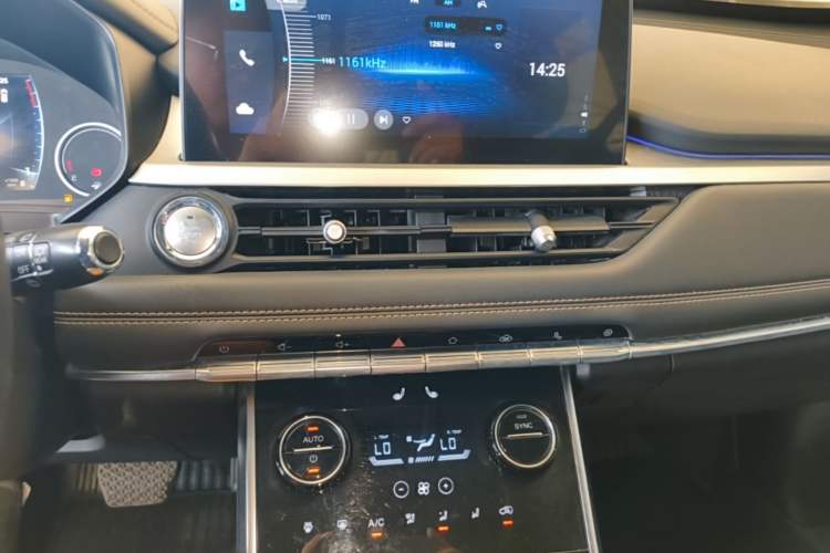 Used Chery Tiggo 8 2019 1.6 TGDI Automatic Elite Model Audio And AC Panel