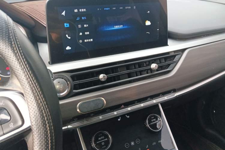 Used Chery Tiggo 8 2019 1.6 TGDI Automatic Luxury Model Audio And AC Panel