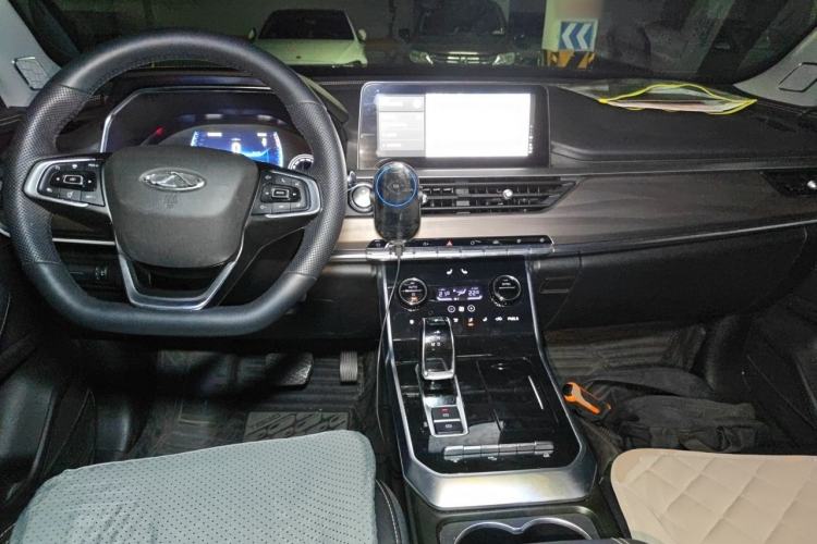Used Chery Tiggo 8 2019 1.6 TGDI Automatic Luxury Model Center Console