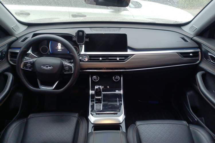Used Chery Tiggo 8 2019 1.6 TGDI Automatic Luxury Model Center Console