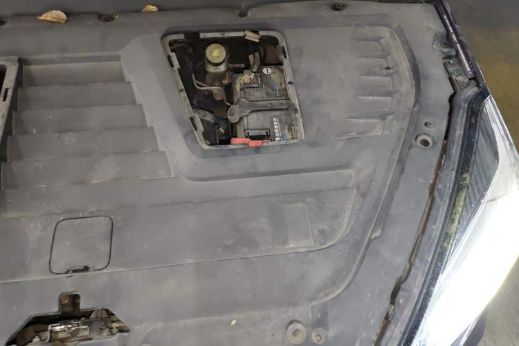 Used Chery Tiggo 8 2019 1.6 TGDI Automatic Luxury Model Engine Bay Left