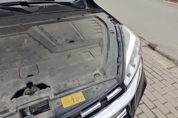 Used Chery Tiggo 8 2019 1.6 TGDI Automatic Luxury Model Engine Bay Left