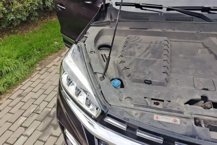 Used Chery Tiggo 8 2019 1.6 TGDI Automatic Luxury Model Engine Bay Right