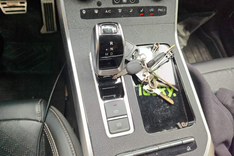 Used Chery Tiggo 8 2019 1.6 TGDI Automatic Luxury Model Gear Lever