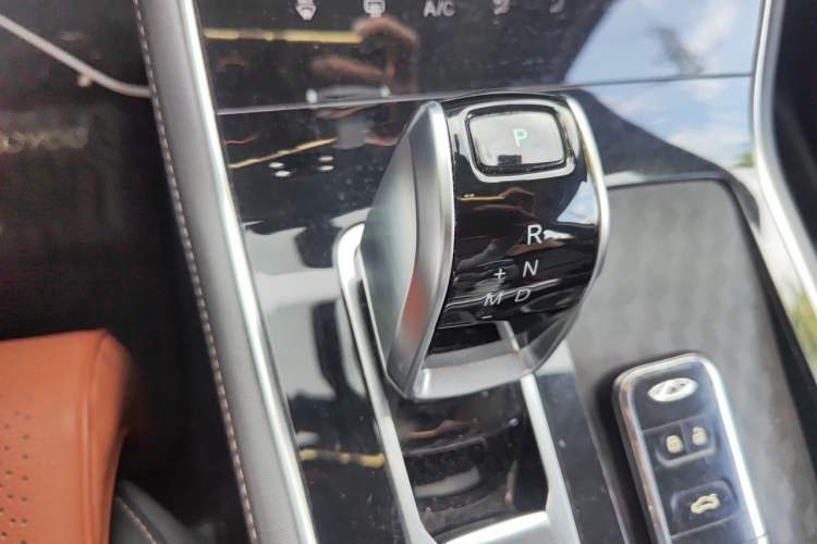 Used Chery Tiggo 8 2019 1.6 TGDI Automatic Elite Model Gear Lever