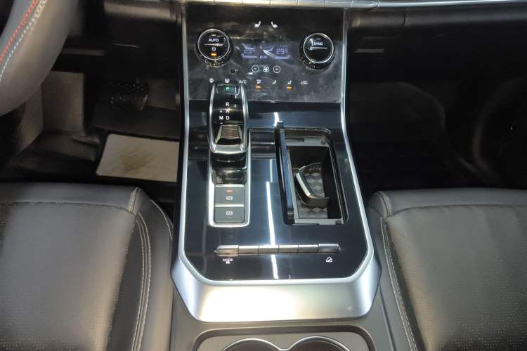 Used Chery Tiggo 8 2019 1.6 TGDI Automatic Elite Model Gear Lever