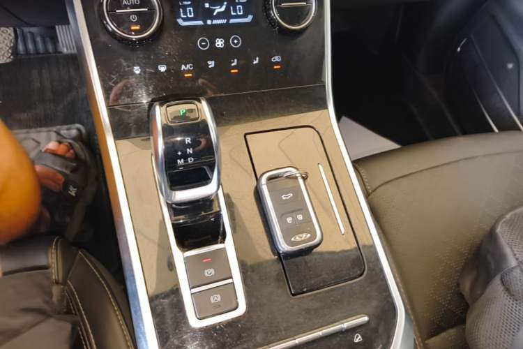 Used Chery Tiggo 8 2019 1.6 TGDI Automatic Elite Model Gear Lever