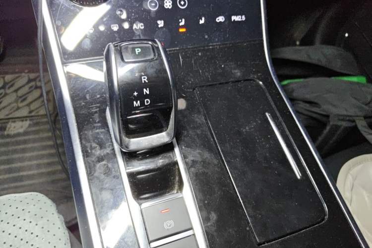 Used Chery Tiggo 8 2019 1.6 TGDI Automatic Luxury Model Gear Lever