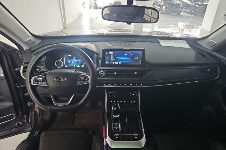 Used Chery Tiggo 8 2019 1.6 TGDI Automatic Fashion Edition Interior 2