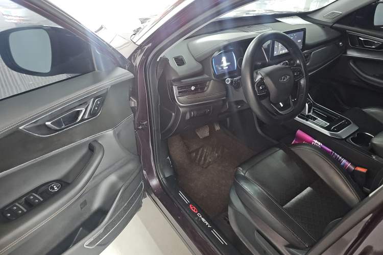 Used Chery Tiggo 8 2019 1.6 TGDI Automatic Fashion Edition Interior 3