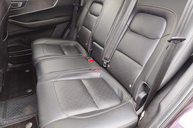 Used Chery Tiggo 8 2019 1.6 TGDI Automatic Fashion Edition Interior 4
