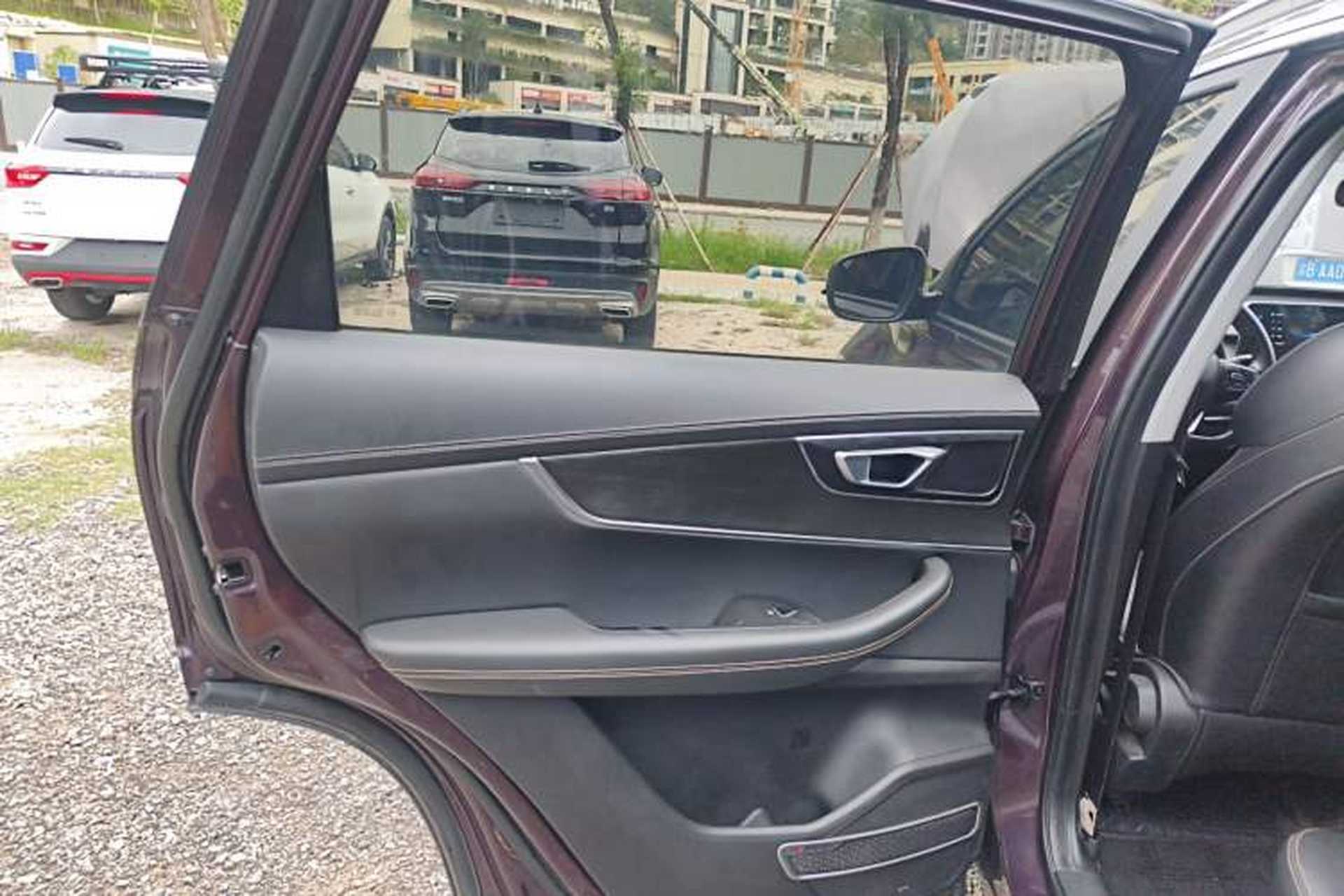 Used Chery Tiggo 8 2019 1.6 TGDI Automatic Fashion Edition Interior 8