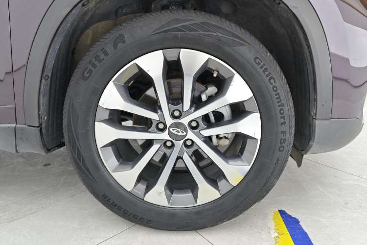 Used Chery Tiggo 8 2019 1.5 TCI Automatic Elite Model Left Front Wheel Hub