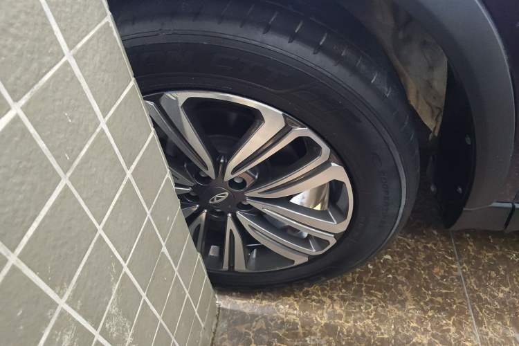 Used Chery Tiggo 8 2019 1.6 TGDI Automatic Elite Model Left Front Wheel Hub