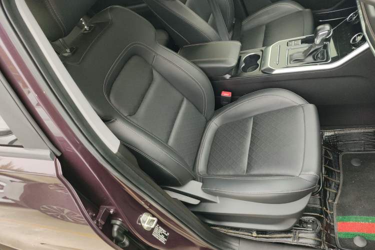 Used Chery Tiggo 8 2019 1.5 TCI Automatic Elite Model Right Front Seat