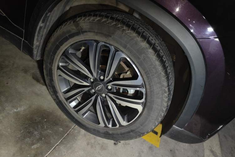 Used Chery Tiggo 8 2019 1.6 TGDI Automatic Elite Model Right Front Wheel Hub