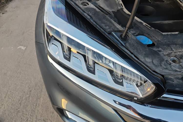 Used Chery Tiggo 8 2019 1.6 TGDI Automatic Luxury Model Right Front Headlight