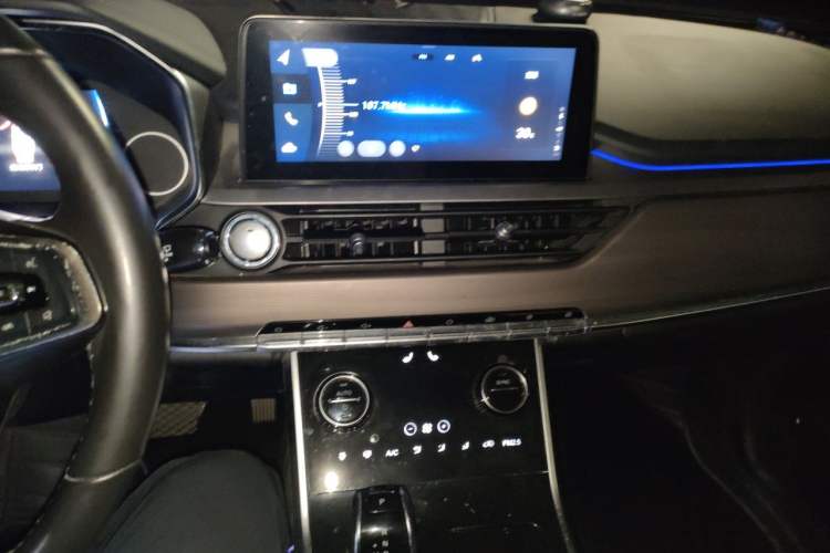 Used Chery Tiggo 8 2019 1.6 TGDI Automatic Luxury Model Audio And AC Panel